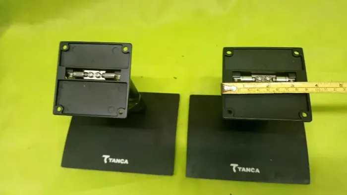 Par de Suportes de Mesa Tanca VESA para Monitor Touch Screen R$30 cada