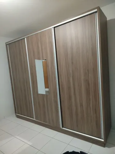 Guarda roupa 3 portas de correr