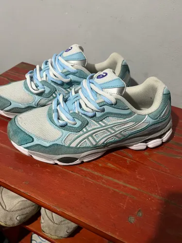 Tênis Asics NYC gel azul claro
