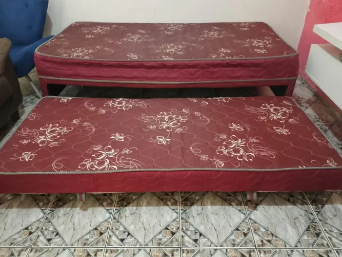 Vendo uma bicama de solteiro semi nova
