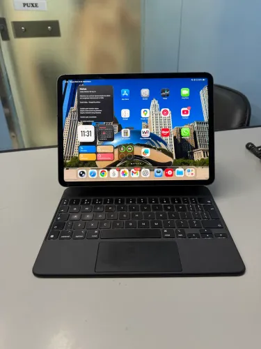 iPad Pro M1 (1TB) 3ª geração + Apple Magic Keyboard 