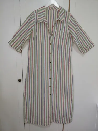 Roupas novas e usadas
