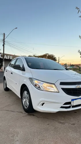 Chevrolet Onix JOY Hatch 1.0 8V Flex Mec. 4P 2017