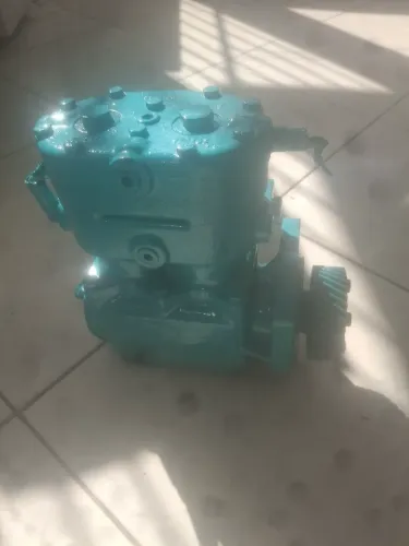 Vendo um compressor de ar do scania 113