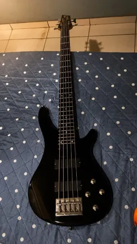 Baixo Giannini GB-205A