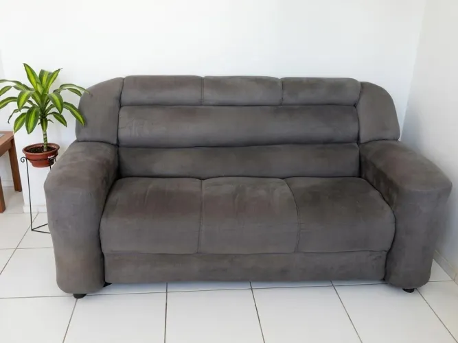 Sofás em Suede Cinza (Madeira Legítima) - Vendo Conjunto ou Separado