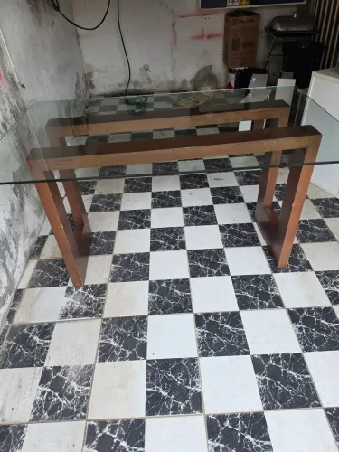 Mesa com vidro temperado 
