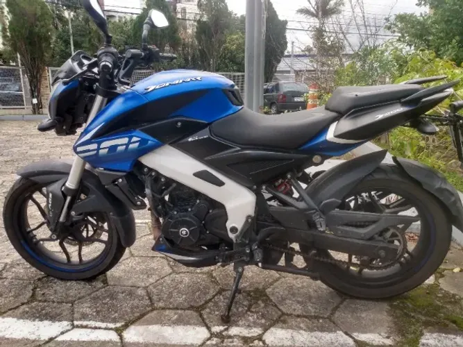 Bajaj Dominar 200