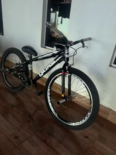 Gios 4 triz sem detalhes, pego troca em iPhone, ps5 , ou algo do meu interesse 