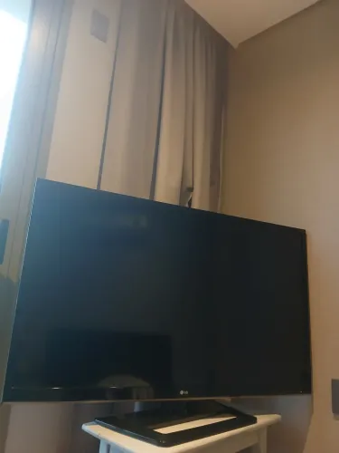 TV LG 47'' com defeito
