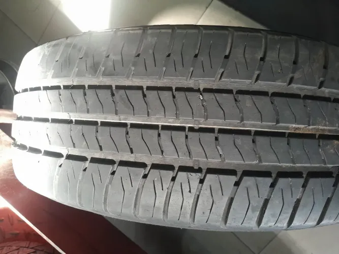 Pneu 205 65 15 semi novo da Goodyear 197,00