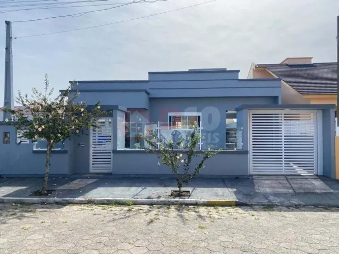 Casa Nova e Estilosa à Venda no Arroio do Silva Bairro Natureza