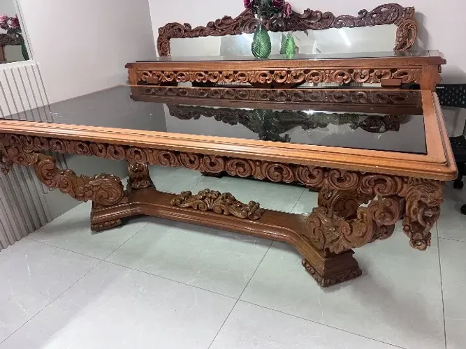 Jogo de mesa de jantar 08 lugares de madeira maciça e trabalhada + cristaleira + Estante