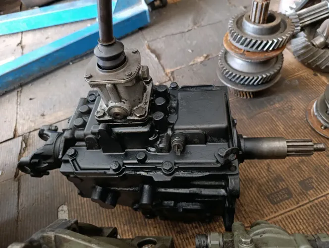Caixa de câmbio Eaton CL 2615c