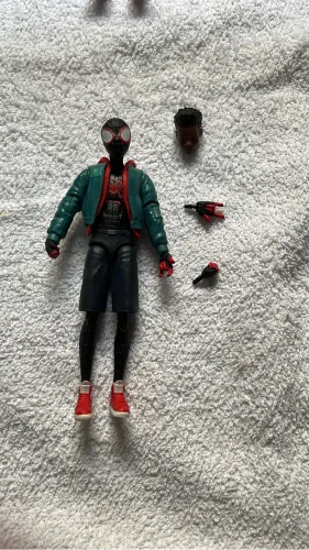Miles Morales Aranha-Verso Marvel Legends