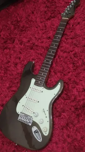 Guitarra EDL luthieria stratocaster 