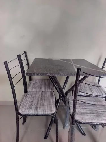 Mesa 4 cadeiras
