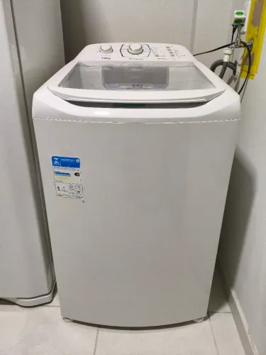 Vendo máquina de lavar semi nova