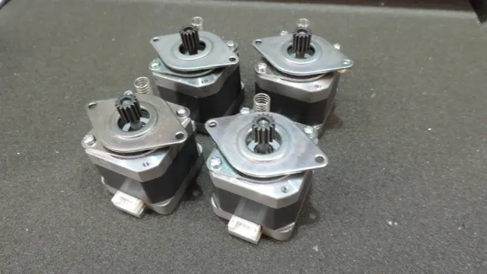 Kit 4 Motor De Passo Nema 17 Nidec Kv4239-t3b002b