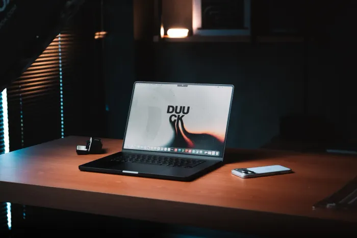 MacBook Pro M5 Max 64GB 4TB 16 Nano Texture