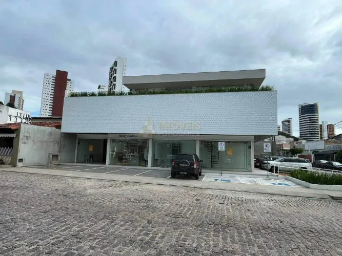 Sala comercial na Ângelo Varela em Tirol para locação.