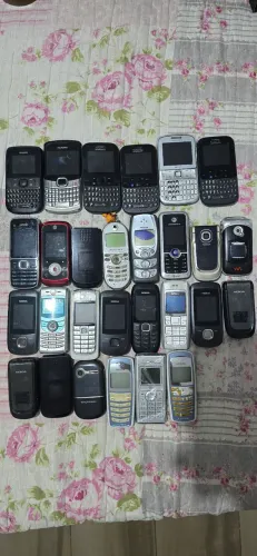 Celulares antigos ( leia anuncio)