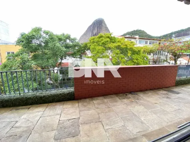 Casa de rua : Duplex / Residencial / Urca
