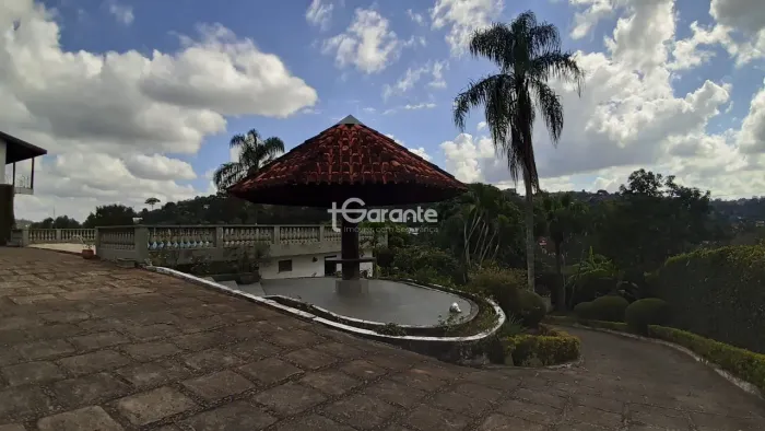 Linda Chácara à Venda  Próximo ao Lago Seco