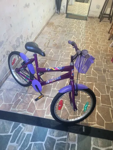Bicicleta infantil aro 20 semi nova oportunidade!