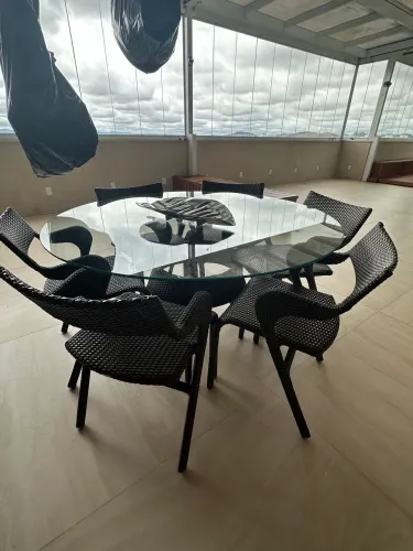 Conjunto Mesa 1,5m com 6 cadeiras fibra marrom - marca la casa desing