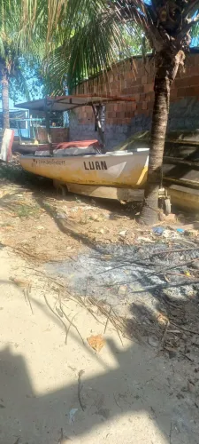 Barco de Fibra Com Motor de Popa