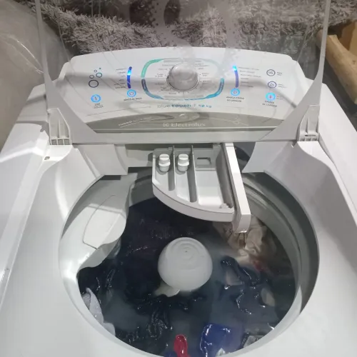 Maquina lavar eletrolux 12 kilos funcionando