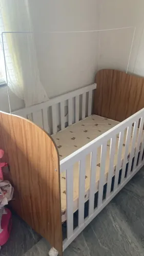 VENDO BERÇO COM COLCHAO EM OTIMO ESTADO SEM MARCA DE USO