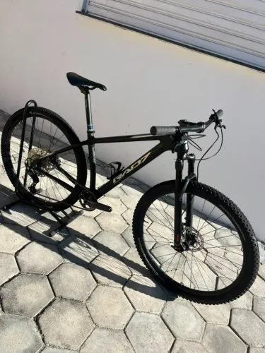 BICICLETA RAD7 CARBONO TAM 17 ARO 29