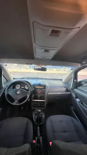 Fiat Idea ELX 1.8 MPI Flex 8V 5P 2010