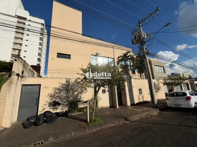 Prédio comercial disponível para locação no bairro Cazeca em Uberlândia-MG