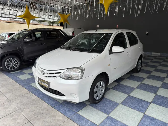 Toyota Etios X 1.3 Flex 16V 5P Mec. 2015