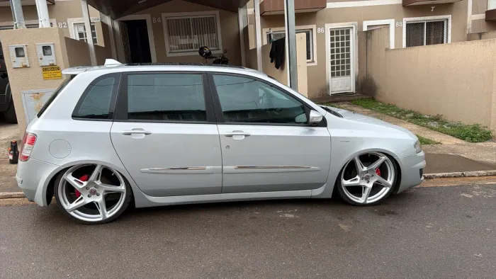 Fiat Stilo Dualogic 1.8 Sporting Flex 8V 5P 2010