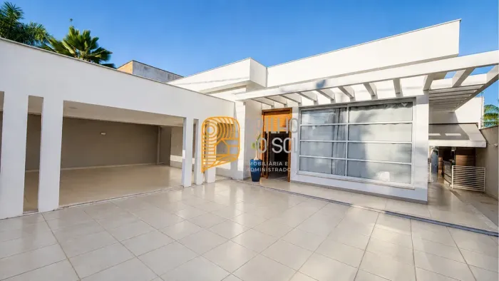 Casa de Alto Padrão com 4 Suítes, Área Gourmet e Energia Fotovoltaica