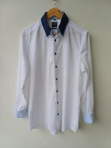 Camisa em algodão tam 42