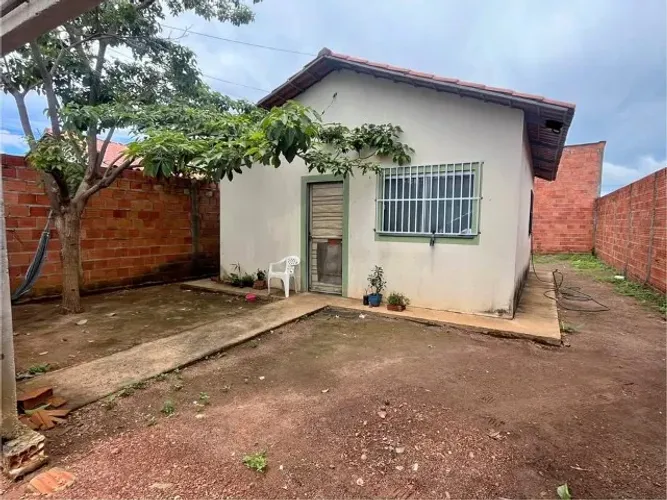 Vendo Casa Simples em Goiabeiras