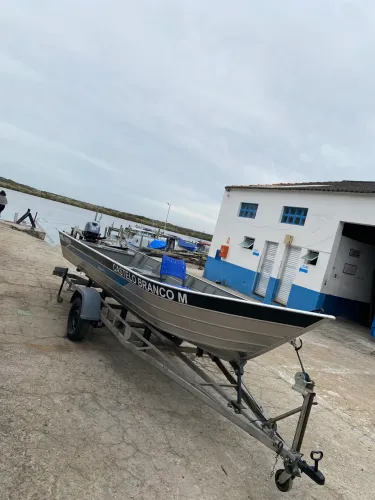 LANCHA 6M + MOTOR 30 -ÚNICO DONO-