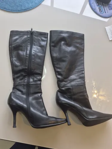 Vendo bota couro 37