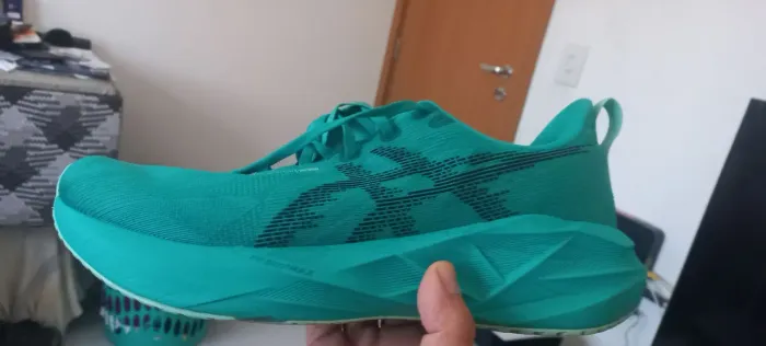 Vendo Asics nova blast 5 novo