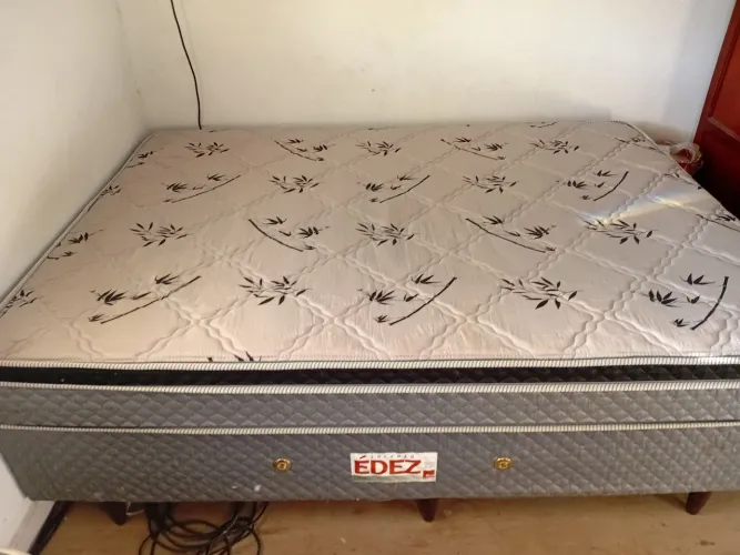 Cama de casal Quenn size Édez