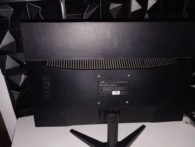 Monitor VX Pro LED Tela Plana para PC - Funcionando