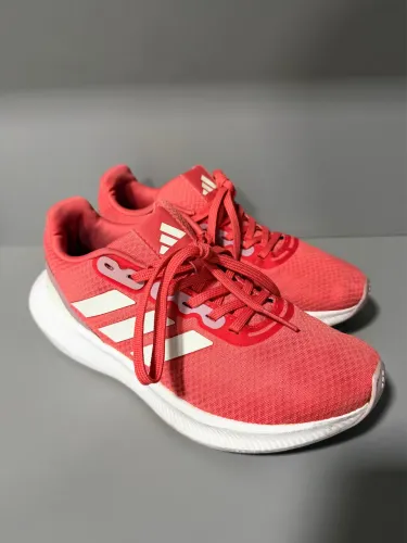 Tênis Adidas NOVO