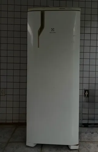 Geladeira eletrolux usada