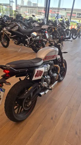 Vende-se Tracker 400