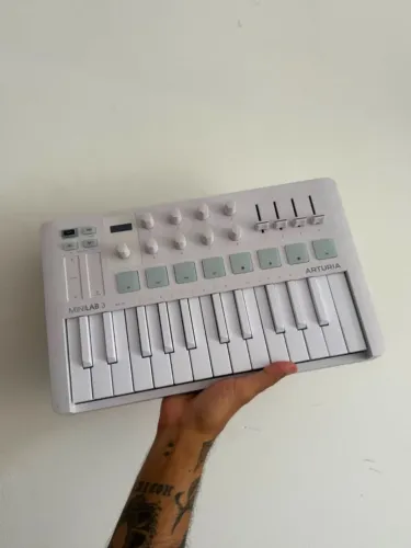 Teclado Controlador Arturia Minilab 3